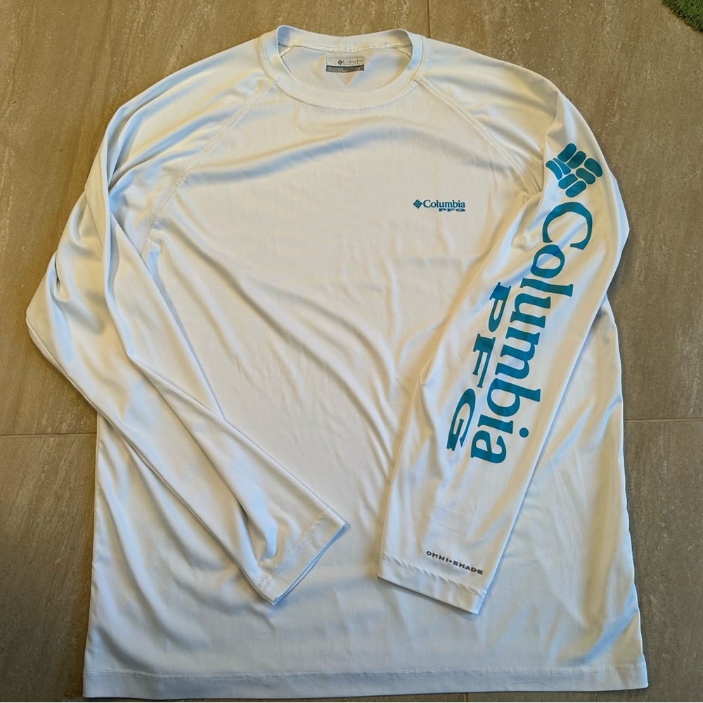 L - Columbia PFG Cream Shirt with Blue Logo